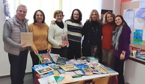 Το ΠΟΚΕΛ προσέφερε βιβλία στο 44ο Δημοτικό Σχολείο Λάρισας
